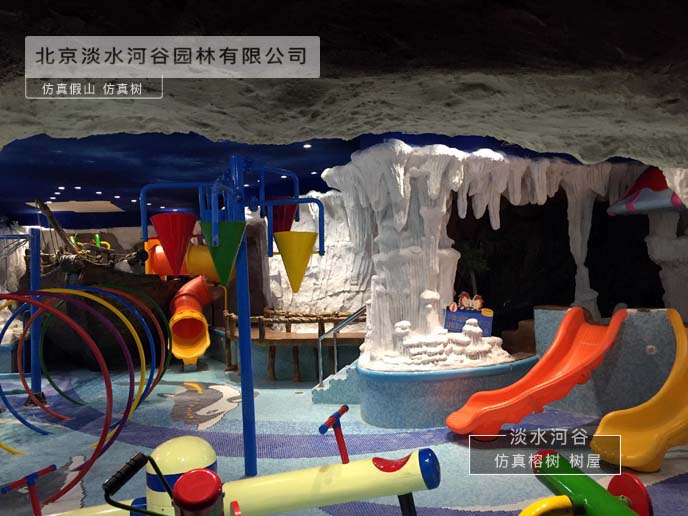 崇禮萬龍滑雪場萬龍酒店制作仿真假山室內水上游樂園