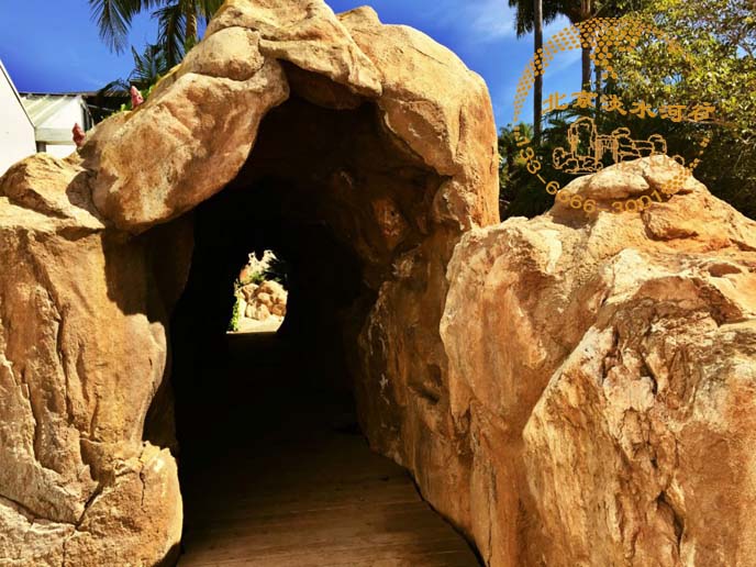 水泥假山利用合理的規劃布局創建文明景區環境