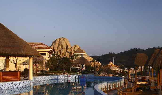 云南玉溪水泥假山制作出新高度，藝術(shù)和體量都上新高