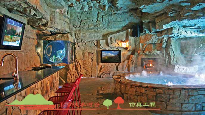 玻璃鋼假山制作在新疆吐魯番會所施工完畢，效果似真山