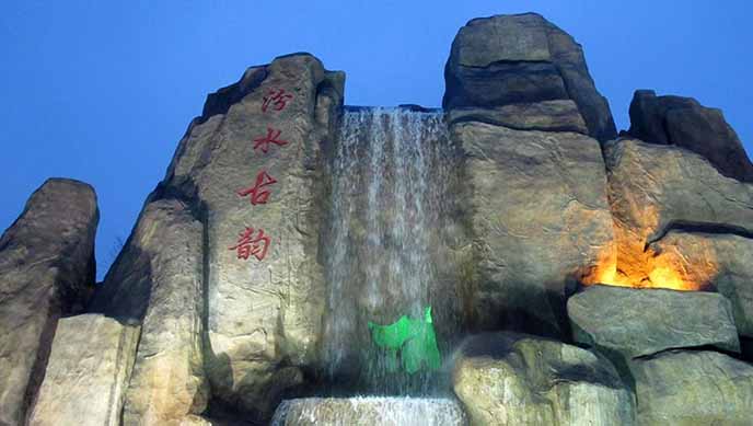 假山制作工藝正逐步走向精品化，好的作品不斷出現(xiàn)。