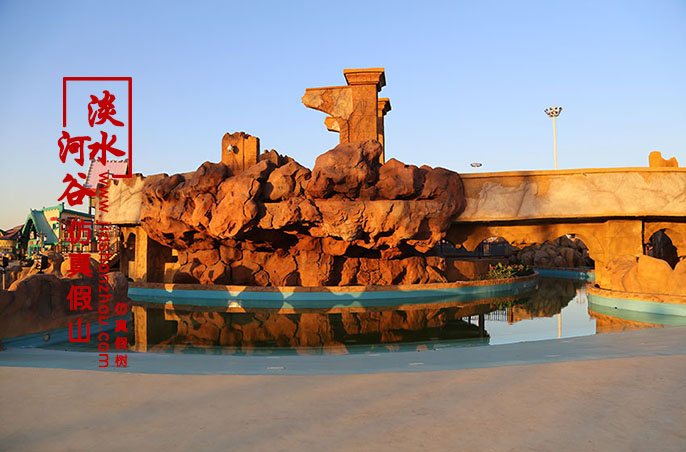 塑石假山制作助力城市景觀打造舒適的環境