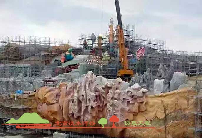 江西南昌塑石假山制作游樂園工程全部為水泥現場雕塑
