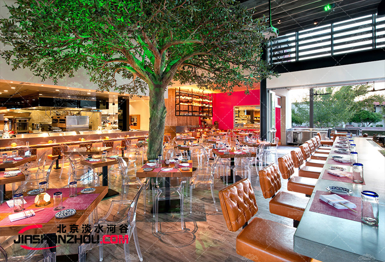 國外的飯店仿真樹很多都是中國這家公司制作的