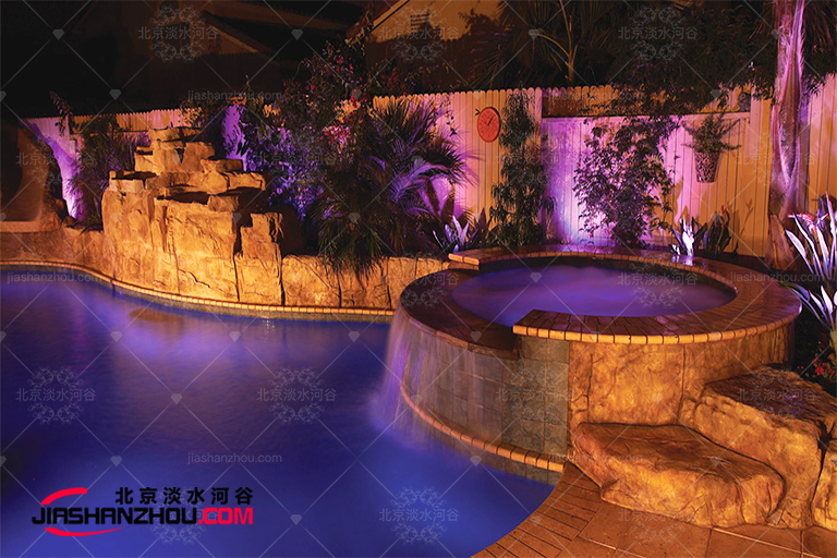 自然優(yōu)越的塑石假山景觀在三亞海棠灣亞特蘭蒂斯交付使用