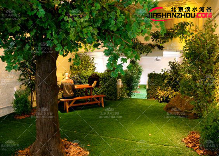 仿真樹能為日光過度的烏鎮記憶年華客棧庭院增添陰影