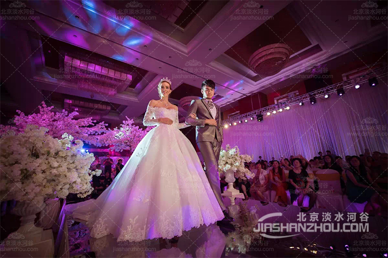 為什么人造仿真樹花樹會制作出完美的婚禮美景