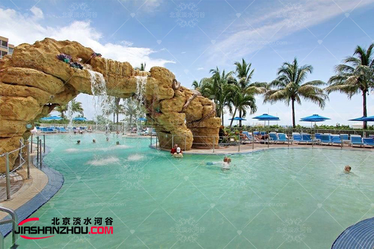 結合自然藝術塑石假山在YHA荷方國際青年旅舍大受歡迎