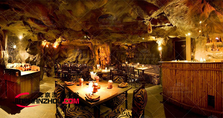 連招牌都沒有的酒吧為何那么多人追捧原來是巖洞酒吧