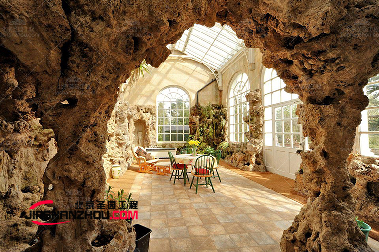 山東濰坊這家仿真巖洞旅館心設(shè)計(jì)了許多設(shè)計(jì)細(xì)節(jié)