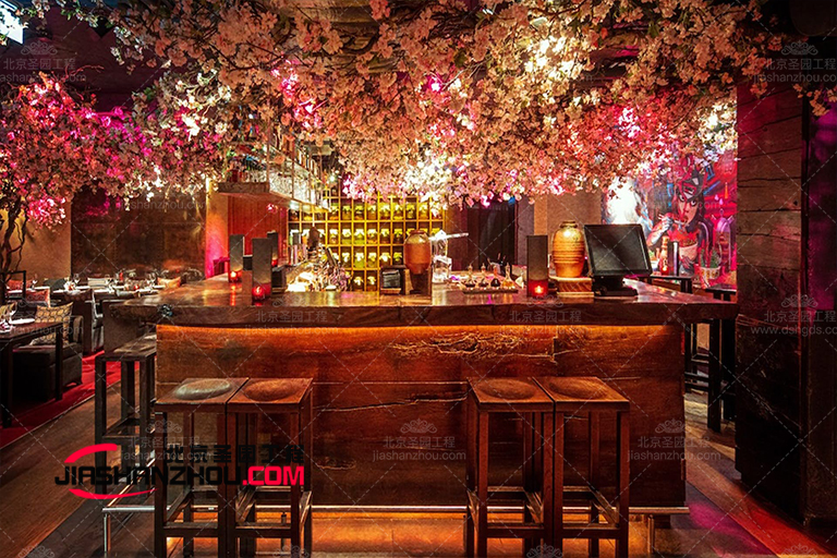 盛開的花朵和茂盛的仿真樹植物室內陳設方案設計與實現