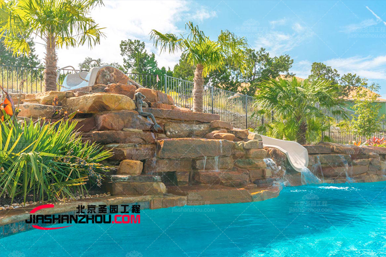 七龍山生態(tài)農(nóng)業(yè)園仿真樹充滿活力的綠色色調(diào)