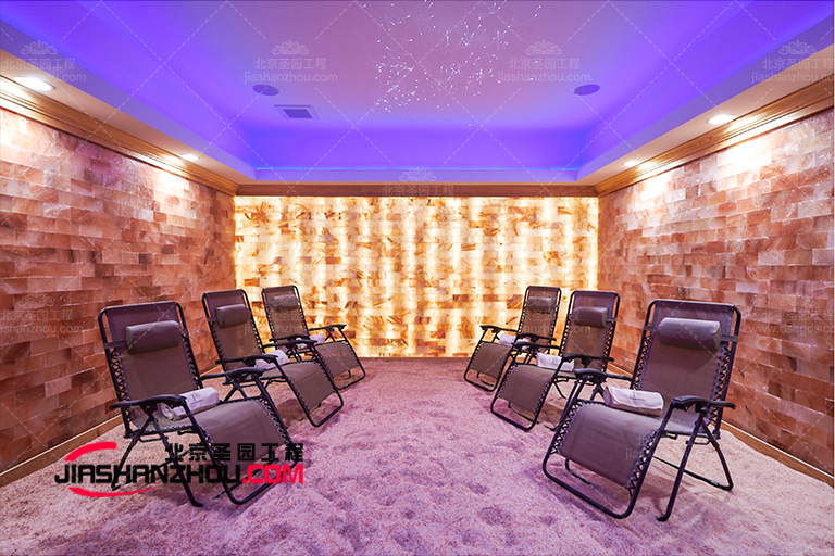 擁有眾多時尚元素的喜馬拉雅鹽療房設計讓人流連忘返