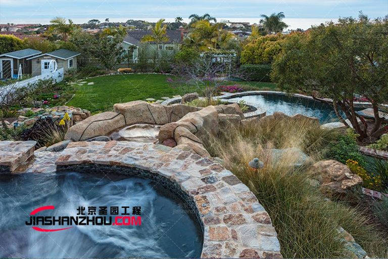 塑石假山水池和人造草搭配會對產(chǎn)生什么裝飾反應(yīng)