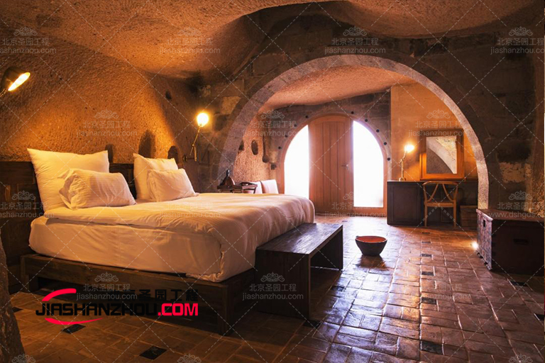 仿真別墅鹽洞豪宅巧妙的照明喝儲存設(shè)計