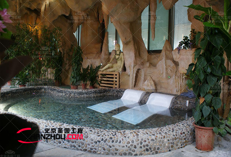 仿真天然巖洞酒店衛浴大小取決于對個人空間和形狀的需求