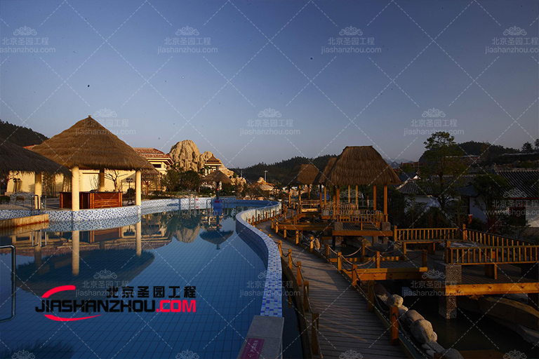 簡潔簡約的線條是淮安市金玉生態(tài)園豪華塑石假山水池的標(biāo)志