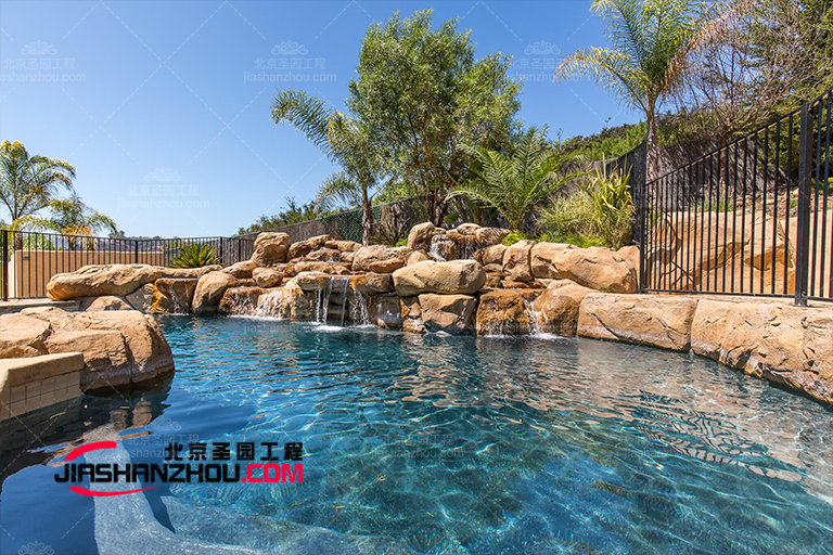 福建龍泉山莊塑石假山水池景觀制建設施工中