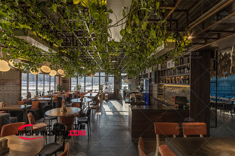 廠家仿真樹具有抗紫外線功能無需擔(dān)心自然元素的損壞