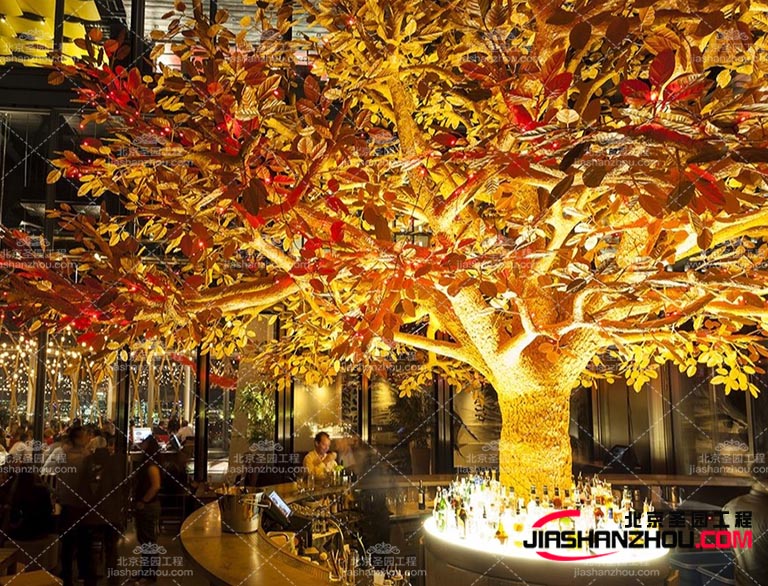 仿真樹具有裝飾品必須具備著實用性 觀賞性藝術性 收藏性