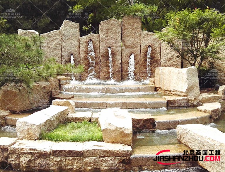 用好的材料才能讓塑石假山表現(xiàn)出好的視覺價值