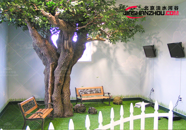 越來(lái)越多人接受這種仿真樹做為綠化的場(chǎng)景