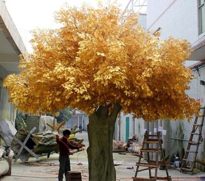 仿真樹讓人感覺回到了原生態(tài)的環(huán)境心情舒暢