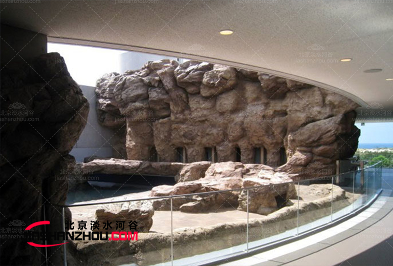 塑石假山整體效果逼真秀美，工藝比較復雜