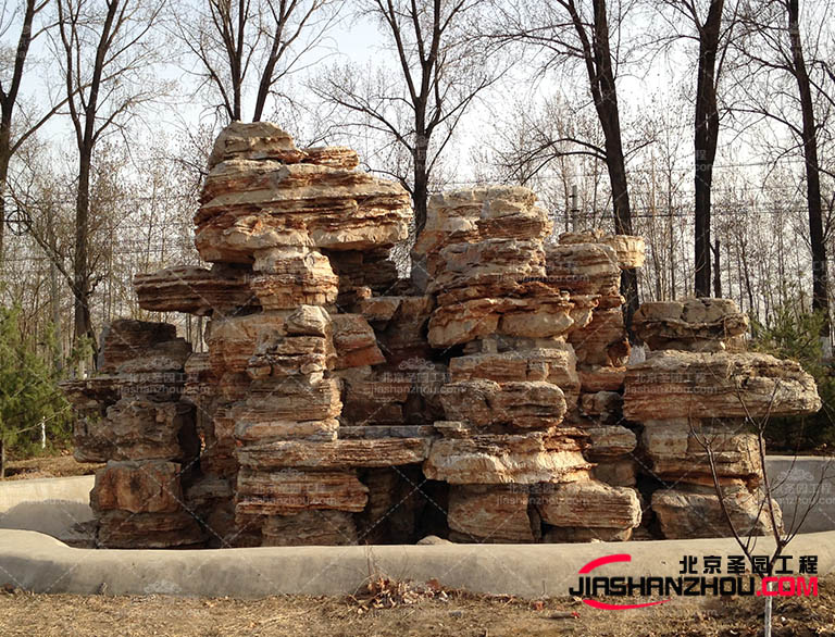 塑石假山還要另外需要，還要注意塑石假山的防滑設計