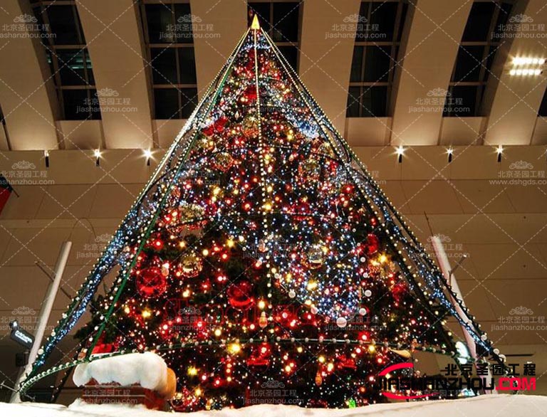 仿真樹是由環保材料制成，不含有害物質因此不會引發過敏