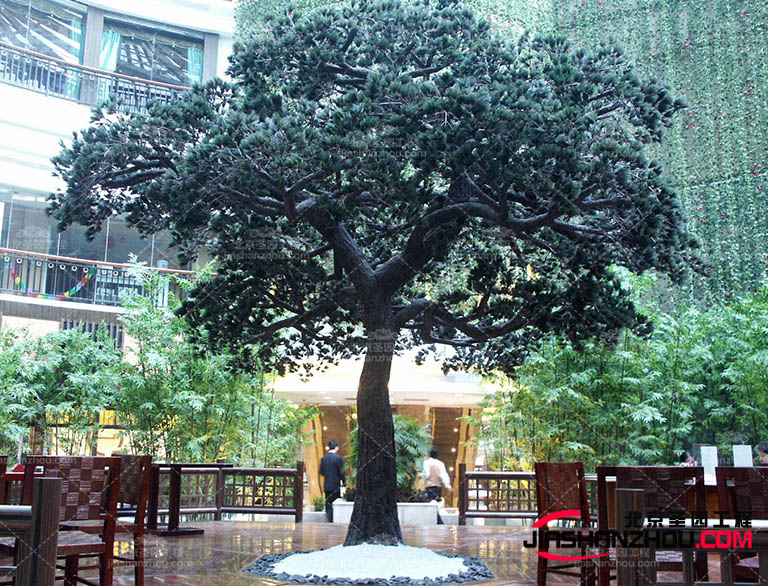 以展示特定的仿真樹產(chǎn)品，這樣可以增加展示的多樣性