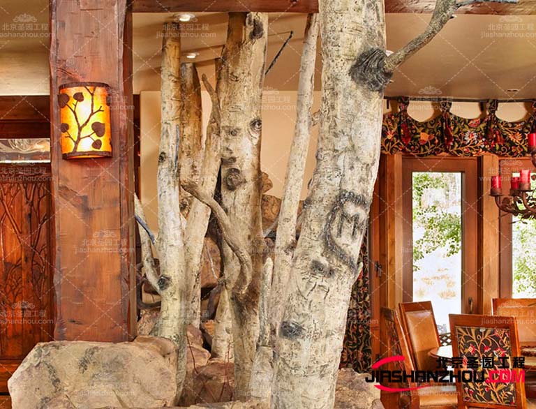 好的仿真樹應該具有逼真的外觀，包括樹干的紋理