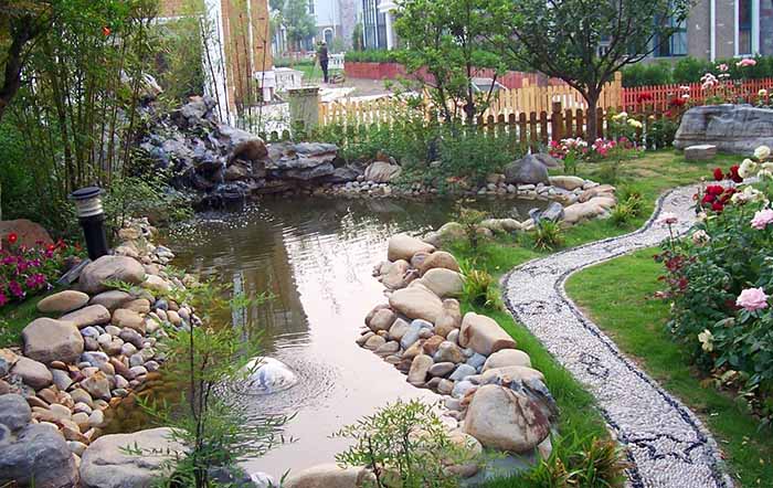 仿真假山水池.jpg 仿真假山水池