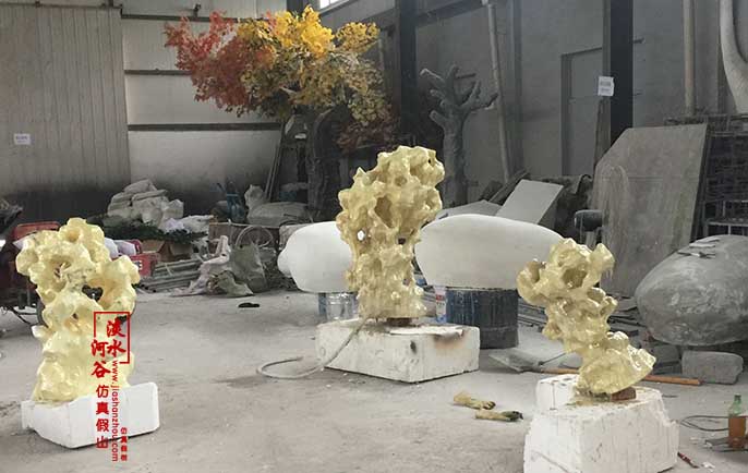 仿真太湖石.jpg 仿真太湖石
