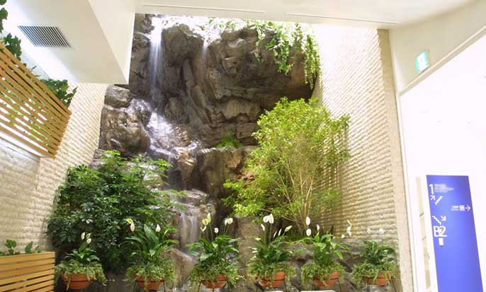 室內(nèi)塑石假山.jpg 室內(nèi)塑石假山