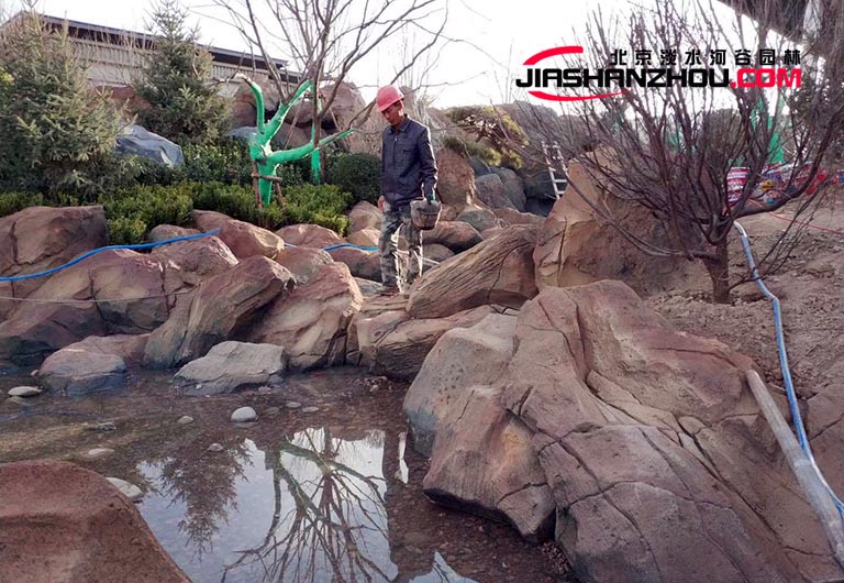 水泥假山圖片.jpg 水泥假山圖片