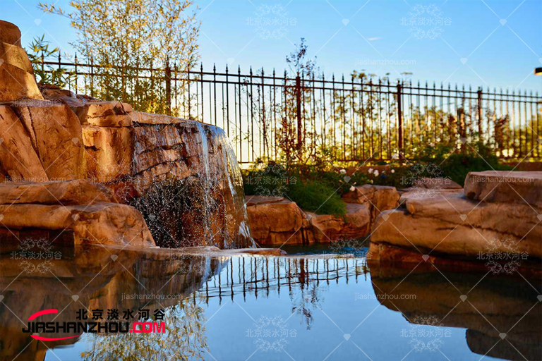 塑石假山.jpg 塑石假山