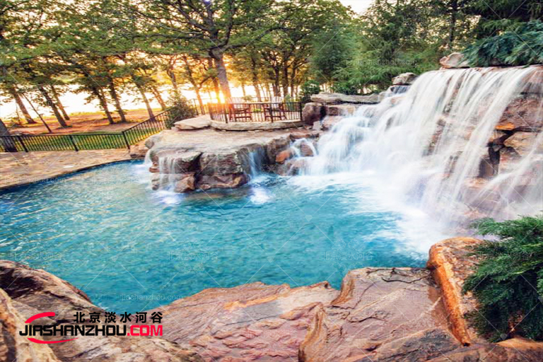 塑石假山.jpg 塑石假山