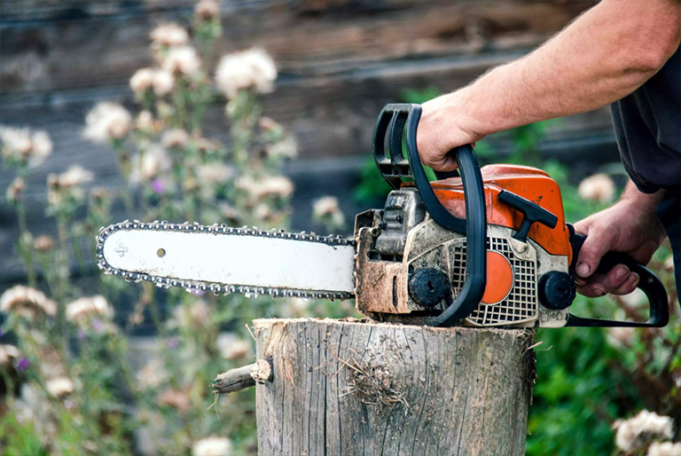 安全啟動電鋸.jpg 安全啟動電鋸