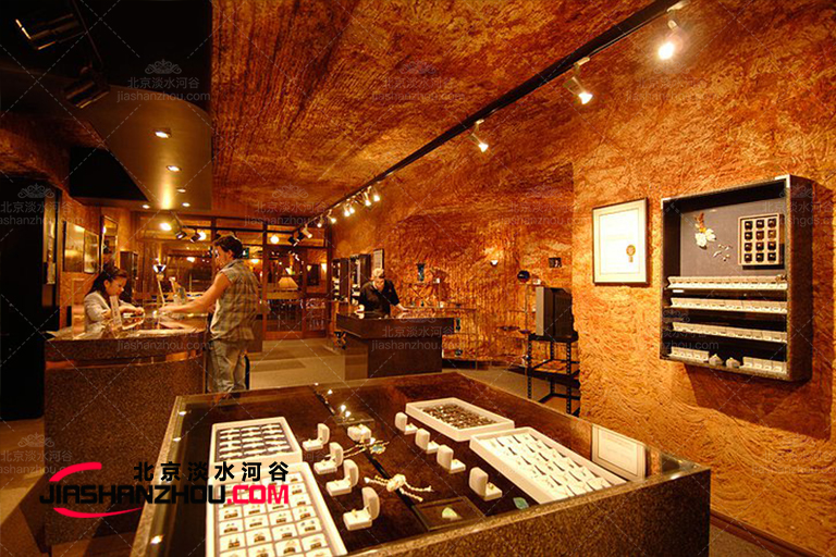 洞穴式旅游客棧.jpg 洞穴式旅游客棧