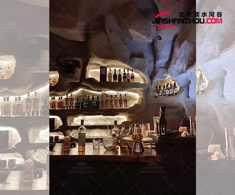 人造洞穴風格餐廳