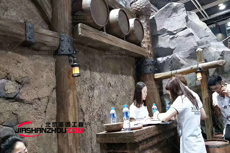 仿真木質洞穴酒店