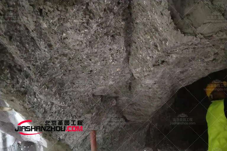 山洞主題民宿.jpg 山洞主題民宿