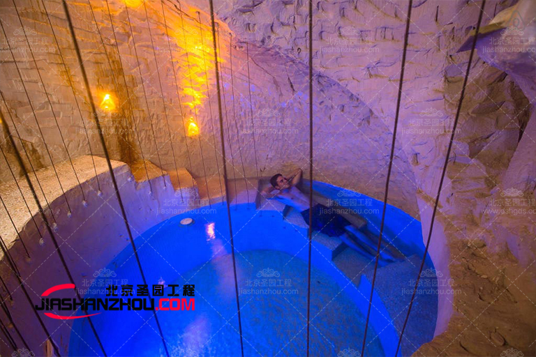 洞穴轟趴館.jpg 洞穴轟趴館