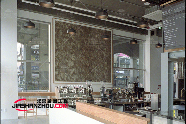 仿真樹皮酒店.jpg 仿真樹皮酒店