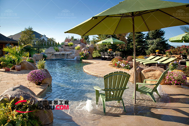 仿真假山.jpg 仿真假山.jpg