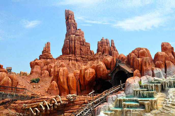 水泥假山.jpg 水泥假山.jpg