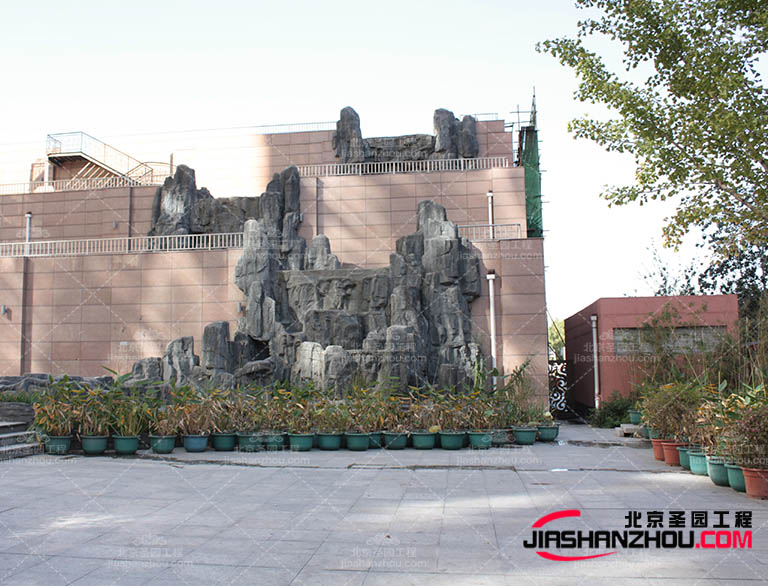 水泥假山.jpg 水泥假山.jpg