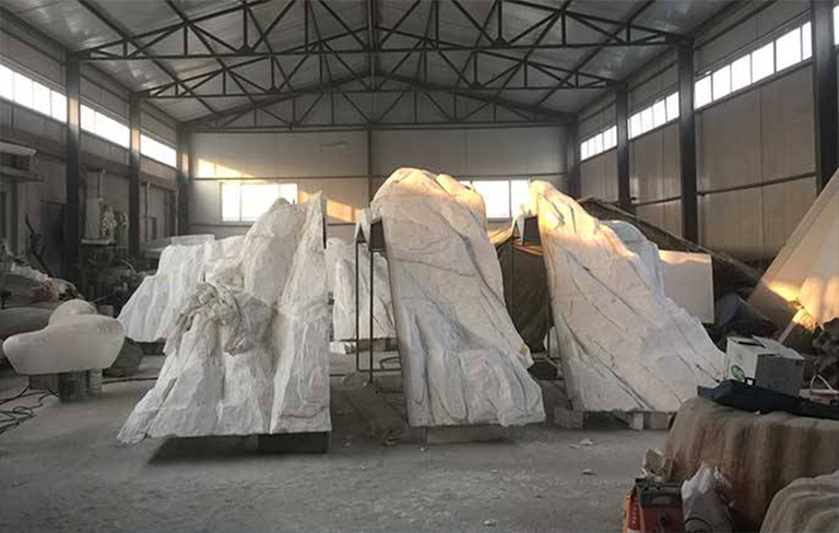 仿真假山.jpg 仿真假山.jpg