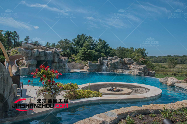 仿真假山.jpg 仿真假山.jpg